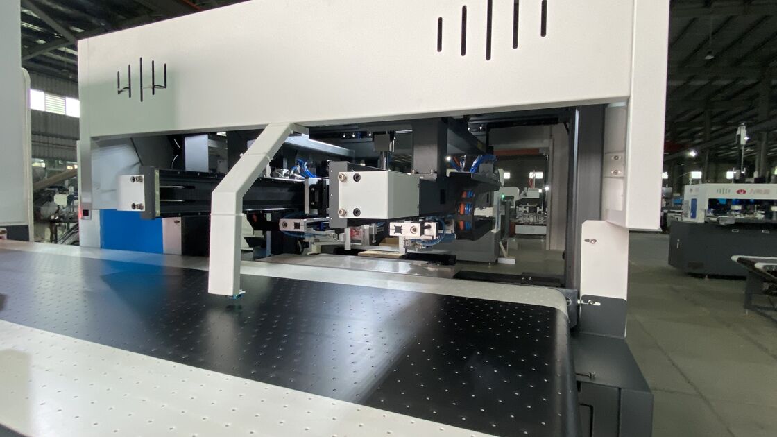 Çift besleme Çift şekillendirme Sert Kutusu Yapma Makinesi Hızlı Yüksek Hassasiyetli Tam Servo Kontrolü