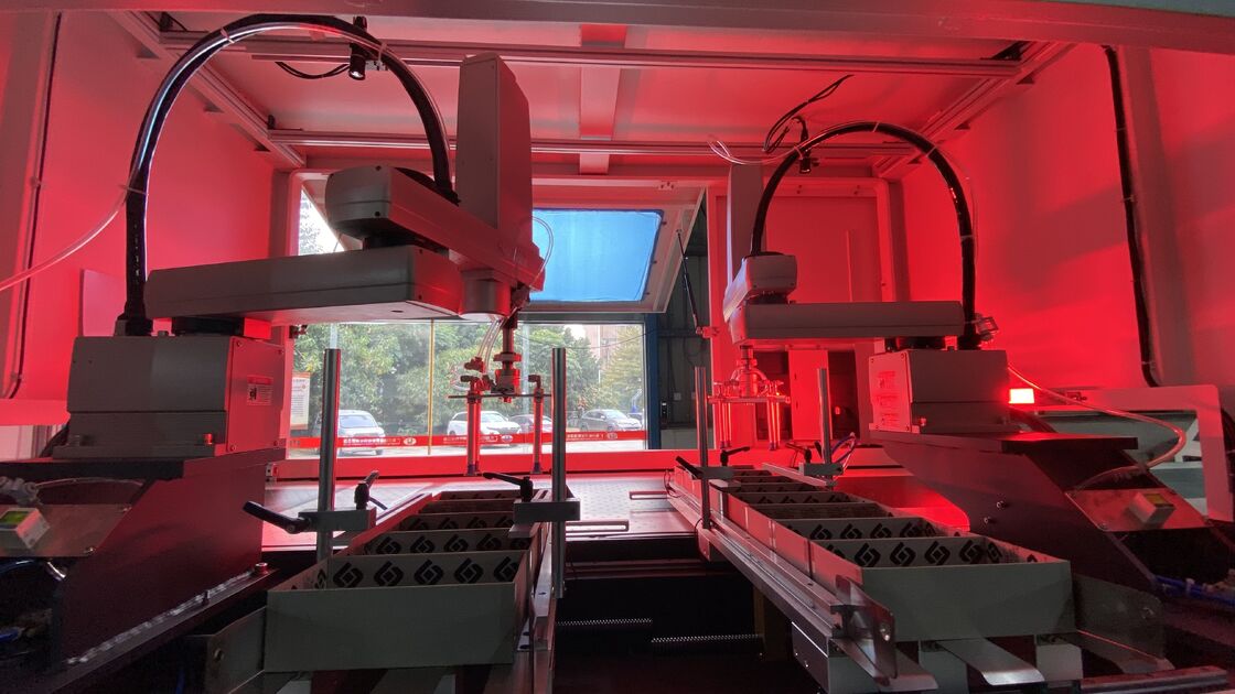 Çift besleme Çift şekillendirme Sert Kutusu Yapma Makinesi Hızlı Yüksek Hassasiyetli Tam Servo Kontrolü