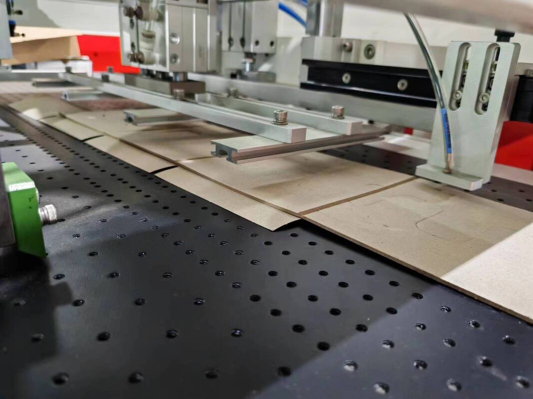 Akıllı Yüksek Hızlı Çekim Tarzı Kutu Üretim Sistemi 20-30pcs/min şarap kutuları için uygun tüp kutuları