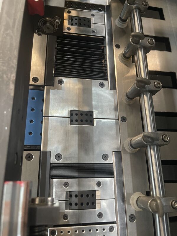 3D Altınlama Otomatik Sıcak Folyo Damgalama Makinesi Tam Serisi Ambalaj Kağıdı, Renkli Damgalama