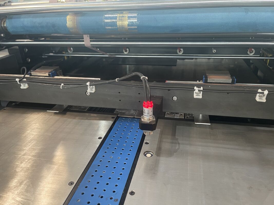 LY-720TJ 3D Yaldız Otomatik Sıcak Folyo Damgalama Makinesi, Tam Aralıklı Ambalaj Kağıdı için, Renk damgalama