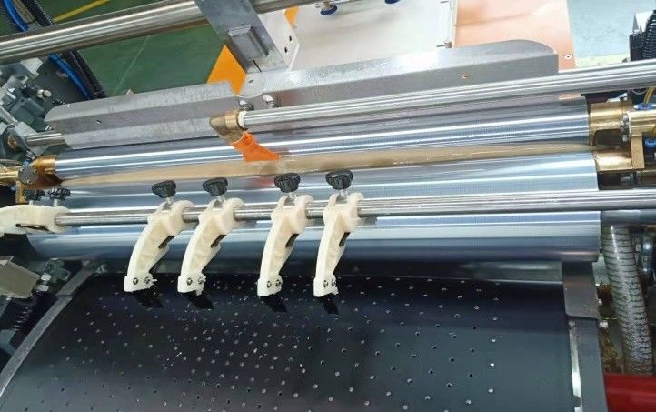 20 - 25pcs / dak ile Yüksek Doğruluklu Akıllı Sert Kutu Yapma Makinesi Büyük kutular yapma