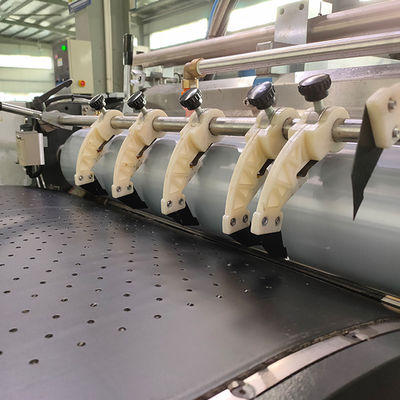 Kararlı Üretim Hızı 20-25pcs / dak ile Akıllı Yüksek Hızlı Otomatik Sert Kutu Yapma Makinesi